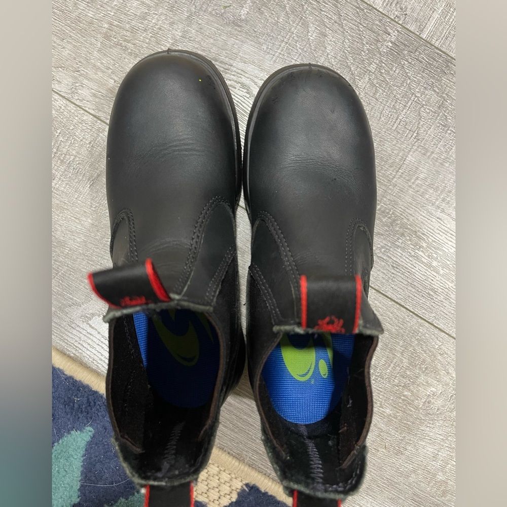 Steel toe red backs size 7 woman’s